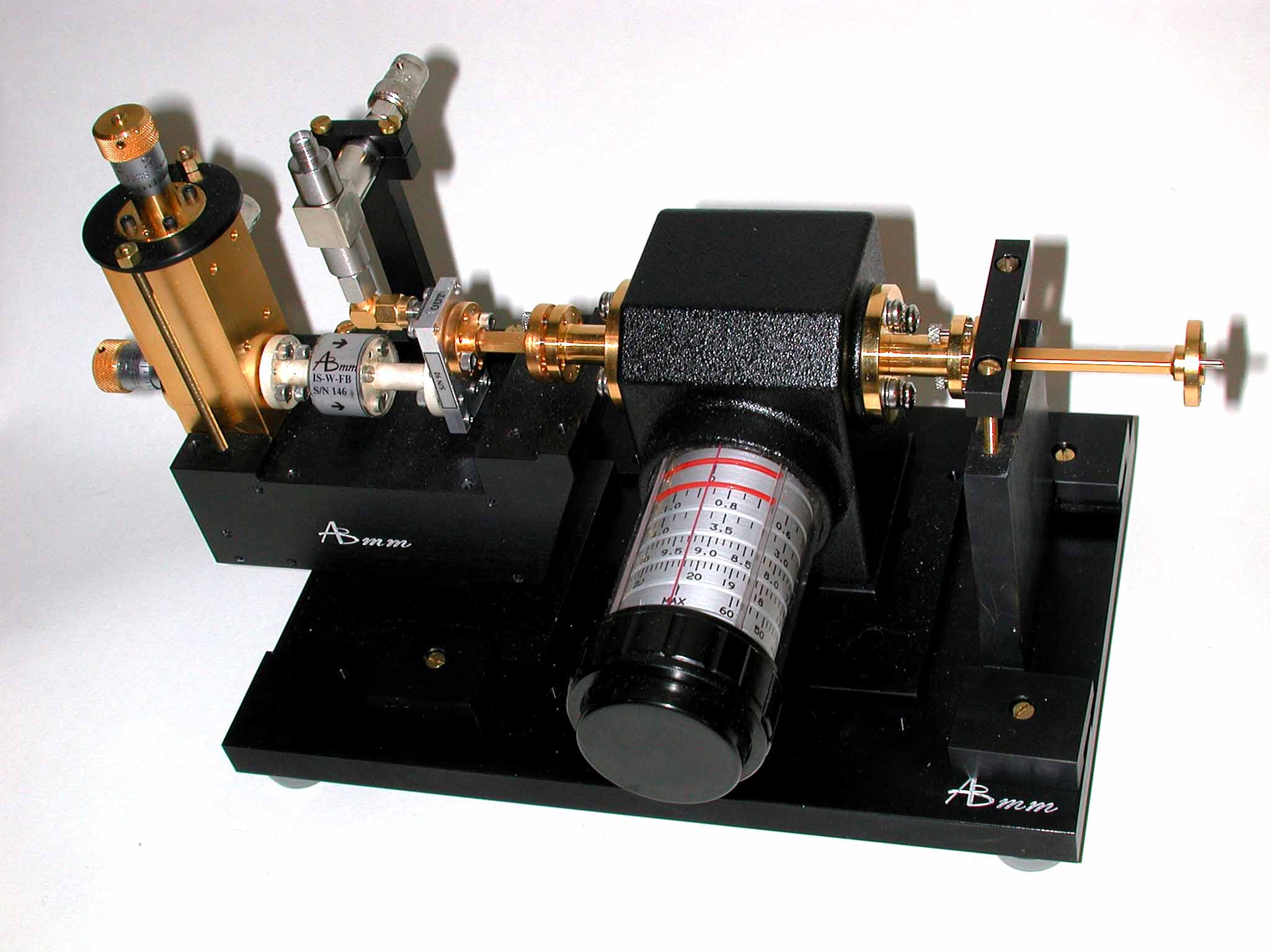 MVNA Gunn source with the attenuator